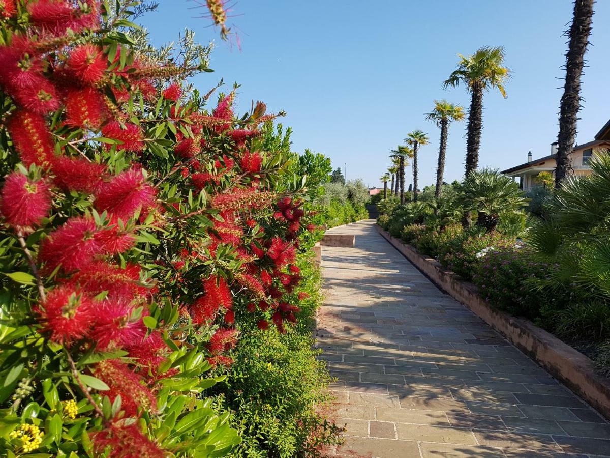 Sky Fort Garda View Сирмионе Экстерьер фото