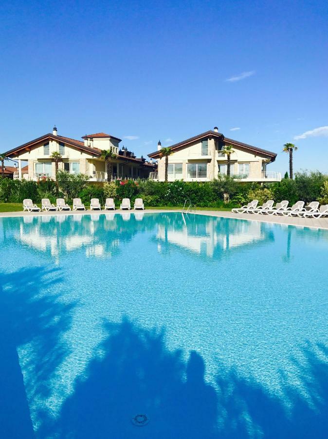 Sky Fort Garda View Сирмионе Экстерьер фото